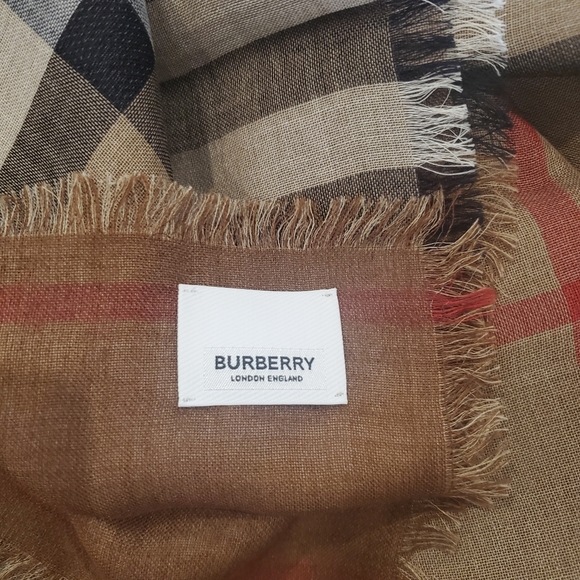Burberry Check Lightweight Wool Silk Scarf - Picture 10 of 12